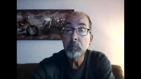 me at home online show from December 8, 3:35 pm