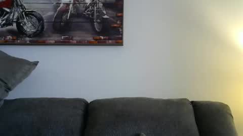 me at home online show from January 22, 4:33 pm