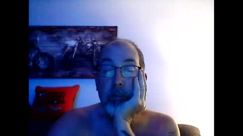 me at home online show from December 21, 1:40 pm