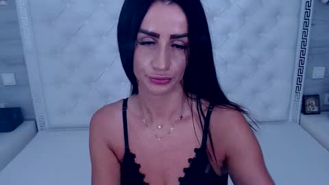 Medeea Bee online show from September 20, 5:08 am