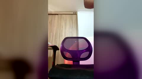 Snapshot of medellinmore chatting on February 8, 2:53 pm medellinmore online show from February 8, 2:53 pm