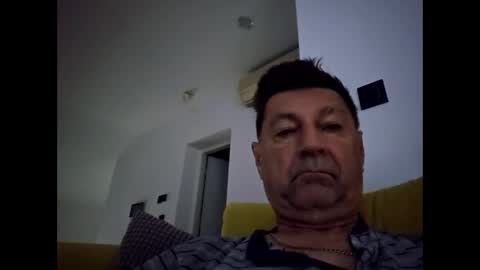 Snapshot of medeni62 chatting on October 2, 5:36 am medeni62 online show from October 2, 5:36 am