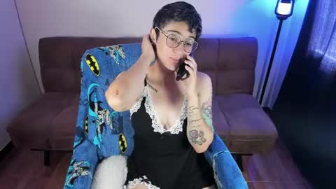 Snapshot of medianocheblue chatting on July 8, 3:38 pm medianocheblue online show from July 8, 3:38 pm