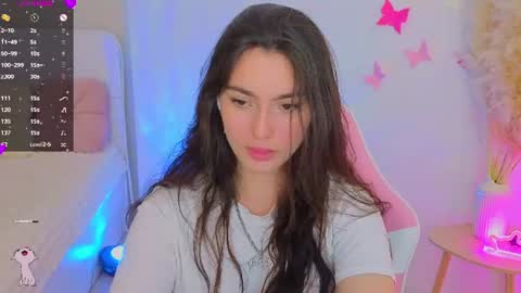 Dina online show from July 4, 8:04 pm