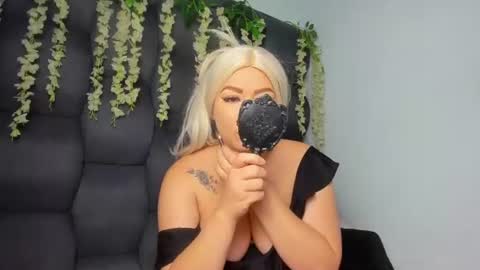 MedusaOwens online show from June 12, 2:21 am