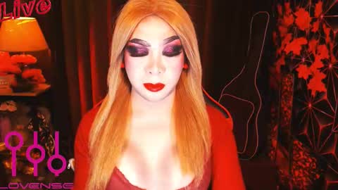 THE QUEEN ALPHA   Queen Medusa Prey online show from September 8, 5:23 pm