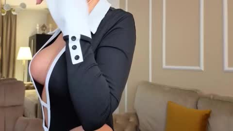 MedussaEyes online show from February 21, 9:27 pm