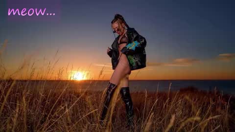 Sweet Meow nonude online show from October 17, 1:20 am