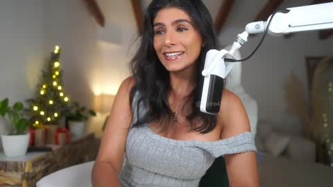 Andrea  online show from December 6, 8:18 pm