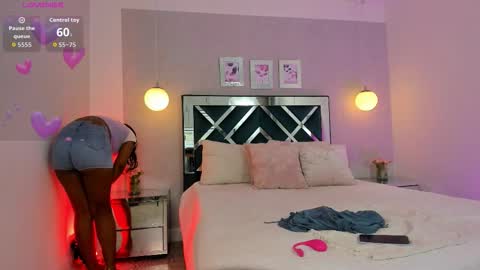 Snapshot of meelody7 chatting on November 26, 11:33 am Melody online show from November 26, 11:33 am