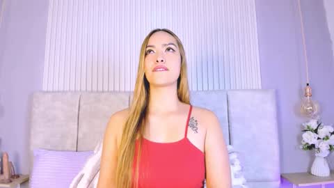 Snapshot of meeowlody chatting on February 14, 11:01 pm Emily online show from February 14, 11:01 pm