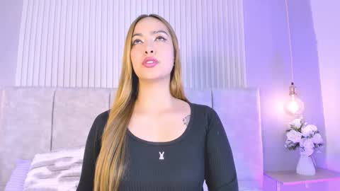 Snapshot of meeowlody chatting on February 24, 6:06 pm Emily online show from February 24, 6:06 pm