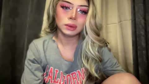 Snapshot of meetmehalfway888 chatting on September 21, 12:29 pm GODDESS OF ALL GODDESSES online show from September 21, 12:29 pm