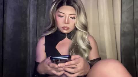 Snapshot of meetmehalfway888 chatting on October 27, 5:39 pm GODDESS OF ALL GODDESSES online show from October 27, 5:39 pm