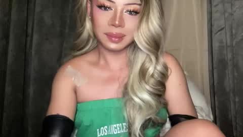 Snapshot of meetmehalfway888 chatting on November 19, 6:13 am GODDESS OF ALL GODDESSES online show from November 19, 6:13 am