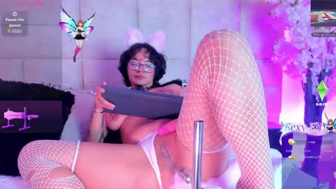 Snapshot of meeylee chatting on June 5, 7:30 pm meeylee online show from June 5, 7:30 pm