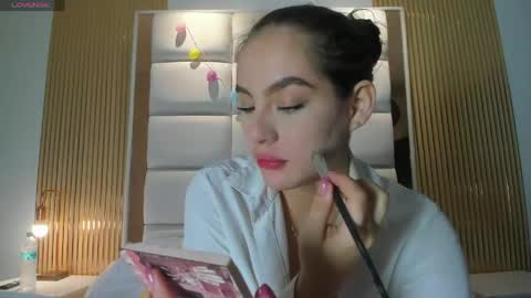 megaan_rouse online show from May 8, 11:37 am
