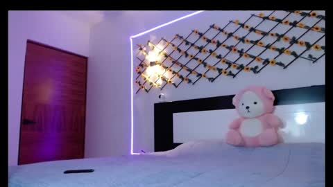 megam manze00 online show from November 11, 12:10 am