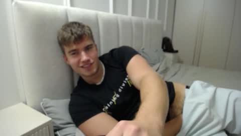 Max online show from October 21, 9:26 pm