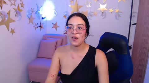 Snapshot of megan_0701 chatting on June 14, 2:24 am Megan online show from June 14, 2:24 am