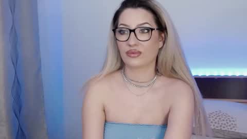 Snapshot of megan_blazee chatting on February 15, 11:14 pm Megan Blazee online show from February 15, 11:14 pm
