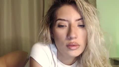 Snapshot of megan_blazee chatting on October 21, 7:03 pm Megan Blazee online show from October 21, 7:03 pm