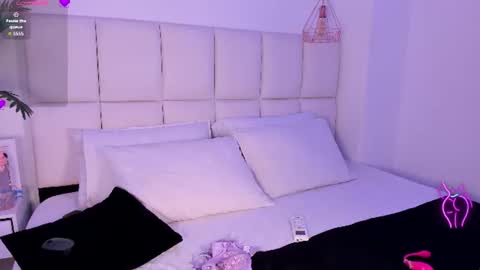 megan_brunette2 online show from July 23, 11:46 pm