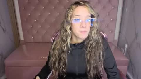 megan_collins_b online show from October 30, 1:01 pm