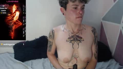 Megan and sophi online show from October 26, 1:00 am