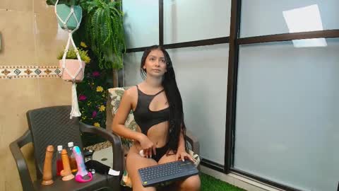 Carolina Paez online show from December 7, 6:59 pm