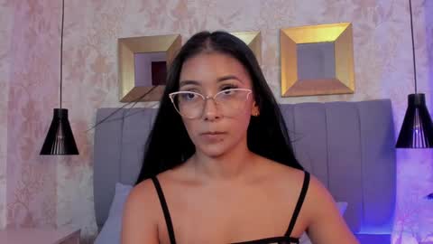Carolina Paez online show from December 13, 10:45 pm