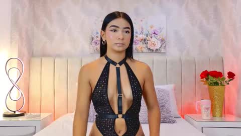 Carolina Paez online show from November 24, 12:38 pm