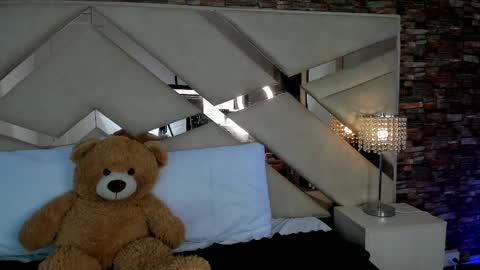     online show from September 29, 11:26 am