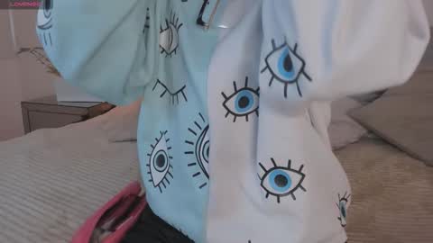 Snapshot of megan_dh chatting on October 15, 12:05 pm Megan online show from October 15, 12:05 pm