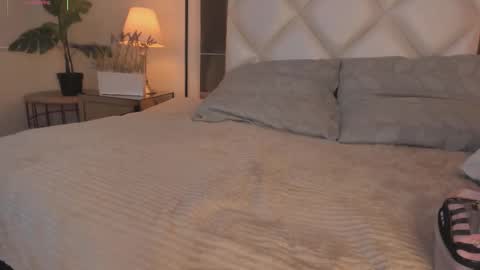 Snapshot of megan_dh chatting on October 22, 11:54 am Megan online show from October 22, 11:54 am