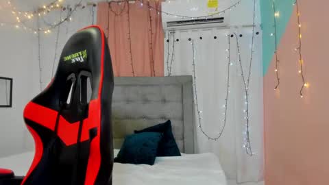 Snapshot of megan_kis9 chatting on February 11, 7:05 pm megan online show from February 11, 7:05 pm