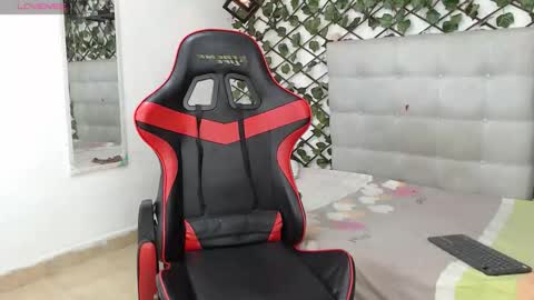 Snapshot of megan_kis9 chatting on September 17, 4:52 pm megan online show from September 17, 4:52 pm