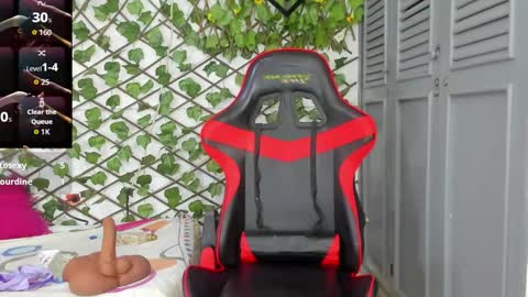 Snapshot of megan_kis9 chatting on November 7, 3:01 pm megan online show from November 7, 3:01 pm