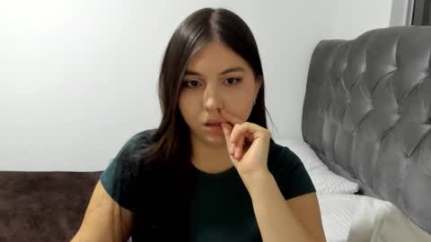 Snapshot of megan_lrq chatting on October 2, 5:25 am Megan online show from October 2, 5:25 am