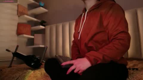     online show from December 16, 12:10 pm