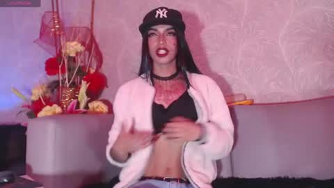 Snapshot of megan_queen12 chatting on June 17, 4:59 am megan_queen12 online show from June 17, 4:59 am