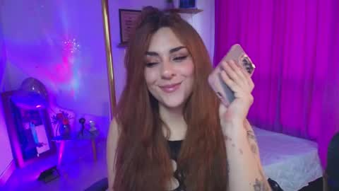 Snapshot of megan_ricci chatting on April 16, 9:50 pm Laura online show from April 16, 9:50 pm