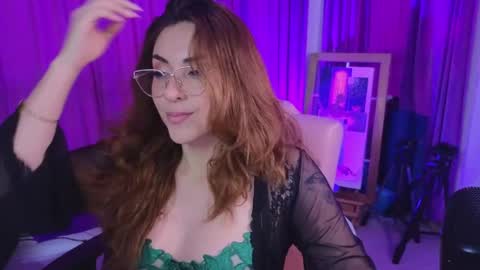 Snapshot of megan_ricci chatting on May 24, 10:37 pm Laura online show from May 24, 10:37 pm