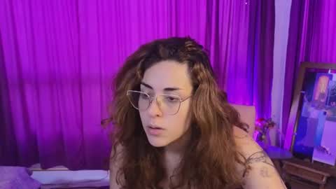 Snapshot of megan_ricci chatting on June 5, 8:47 pm Laura online show from June 5, 8:47 pm