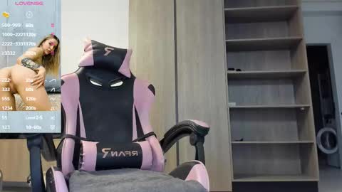 Megan online show from October 13, 6:02 am