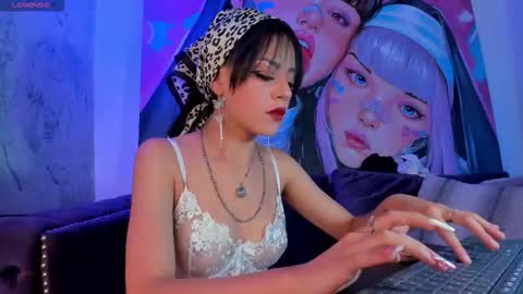 Snapshot of megan_shyne chatting on December 15, 6:28 am megan_shyne online show from December 15, 6:28 am