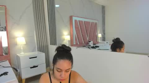 Megan Sweet online show from December 17, 8:04 pm