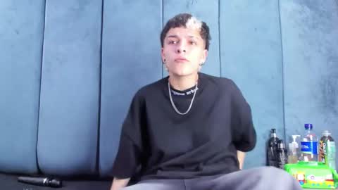 megan_thompsonn_ online show from April 30, 2:40 am
