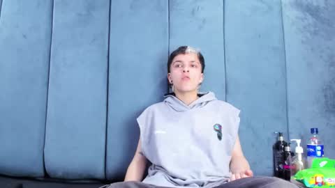 megan_thompsonn_ online show from May 1, 2:16 am