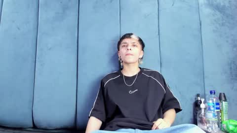 megan_thompsonn_ online show from May 2, 2:38 am